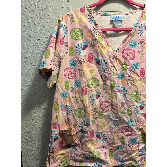 SB Scrubs Patterned Scrub Top Woman’s Size Large - Picture 3 of 7